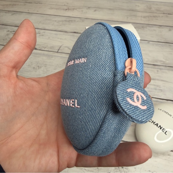 CHANEL La Crème Main with Denim Pouch LIMITED EDITION - Picture 4 of 7